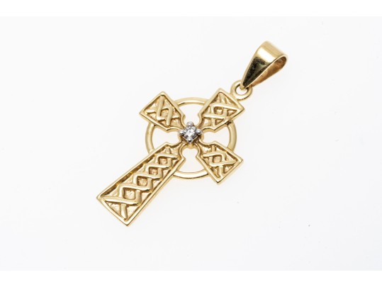 14k Yellow Gold Beautiful Celtic Cross, Diamond Set