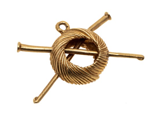14k Yellow Gold Quaint Knitting Needles And Yarn Pendant