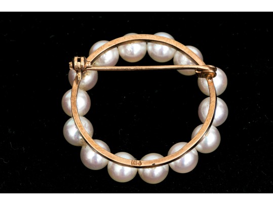 14k Yellow Gold Classic 5.5 Mm Cultured Pearl Circle Brooch