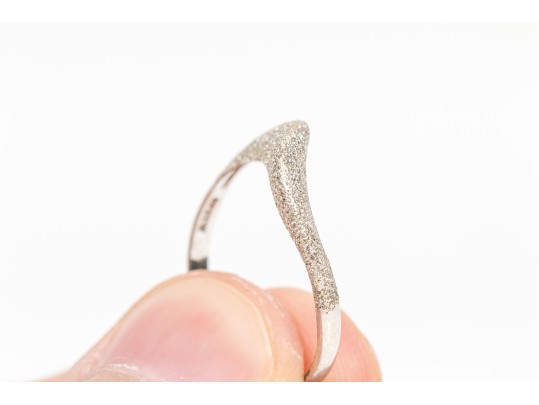 14k White Gold Contemporary Sandblasted Wave Style Band Ring, Size 7