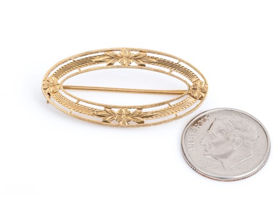 14k Yellow Gold Pretty Vintage Oval Chased And Floral Motif Brooch