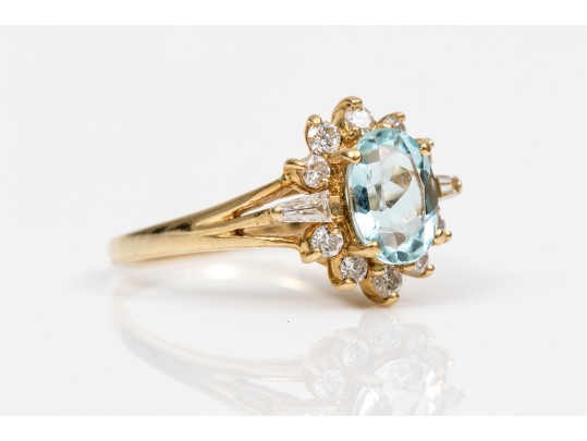 14k Yellow Gold Lovely Oval Aquamarine And Diamond Halo Ring, Size 6.75