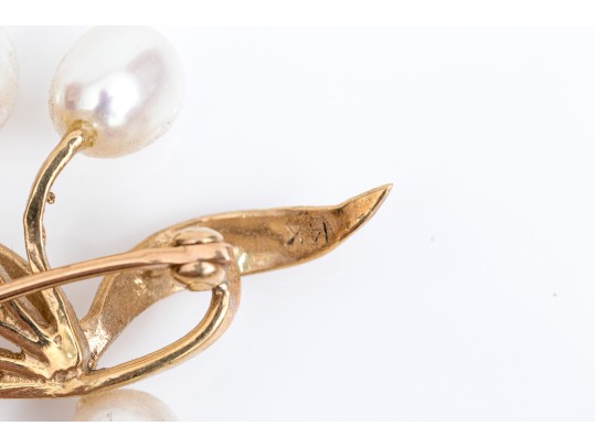 14k Yellow Gold Striking Cultured Freshwater Pearl Leaf And Spray Motif Brooch