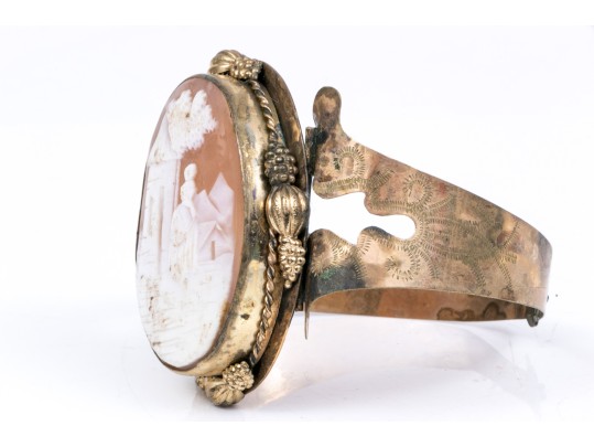 Antique Beautiful Delicate Gold Filled Cameo Motif Bracelet