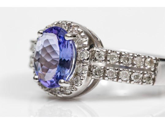 14k White Gold Lovely Oval Tanzanite And Diamond Halo Ring, Size 7