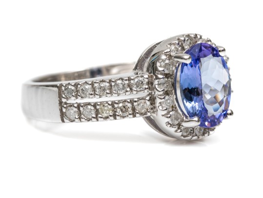 14k White Gold Lovely Oval Tanzanite And Diamond Halo Ring, Size 7