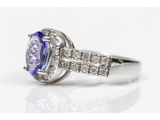 14k White Gold Lovely Oval Tanzanite And Diamond Halo Ring, Size 7