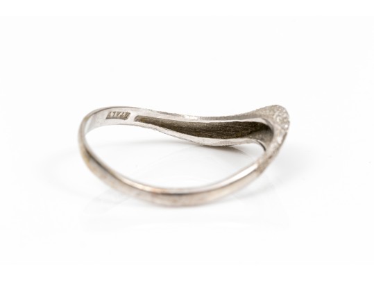 14k White Gold Contemporary Sandblasted Wave Style Band Ring, Size 7