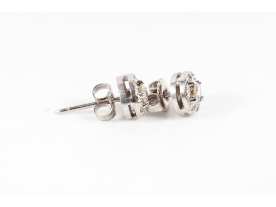 14k White Gold Diamond Stud Earrings