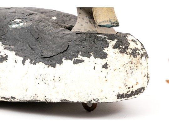 Artisanal And Decorative Collection Of Decoys & Wildlife Decor