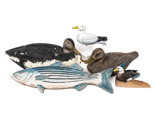 Artisanal And Decorative Collection Of Decoys & Wildlife Decor