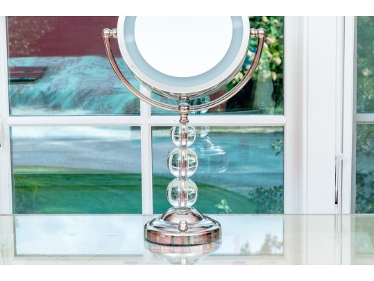 Fantastic Illuminated Vanity Mirror