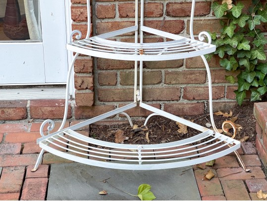White Finished Corner Bakers Rack