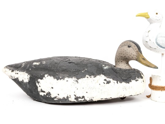 Artisanal And Decorative Collection Of Decoys & Wildlife Decor