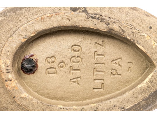 Artisanal And Decorative Collection Of Decoys & Wildlife Decor