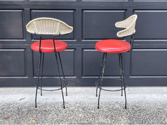 Chic Set Of Four Mid-Century Modern Swivel Counter Stools With Woven Seat Backs