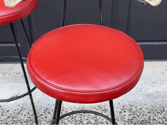 Chic Set Of Four Mid-Century Modern Swivel Counter Stools With Woven Seat Backs