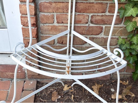 White Finished Corner Bakers Rack