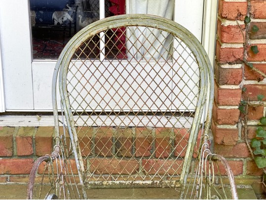 Pair Of Vintage Art Nouveau Style Wrought Iron Garden Arm Chairs (paint Project)
