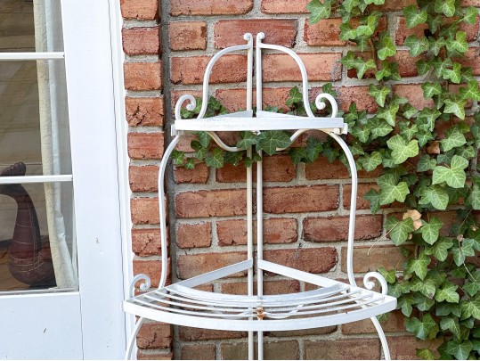 White Finished Corner Bakers Rack