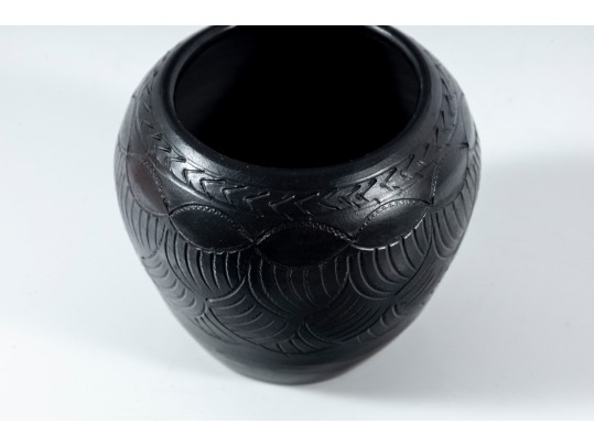 Louise Bigmeat Maney 1791 Small Pottery Vase