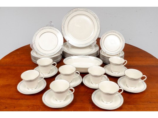 Lenox Cosmopolitan Collection Charleston China Set