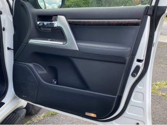 2015 Toyota Land Cruiser, 8 Cylinder, 90K Miles, Estate Vehicle 