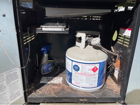 Weber E-210 Spirit Grill