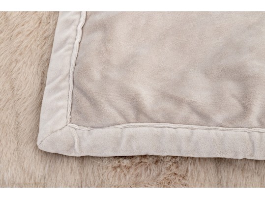 Fantastic Lot Of Bedding Including Pottery Barn And Sky