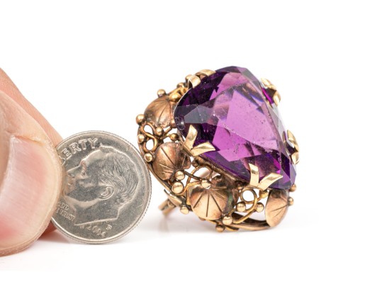 14k Gold Vintage Chunky Purple Glass Foliate Border Ring, Size 5.75