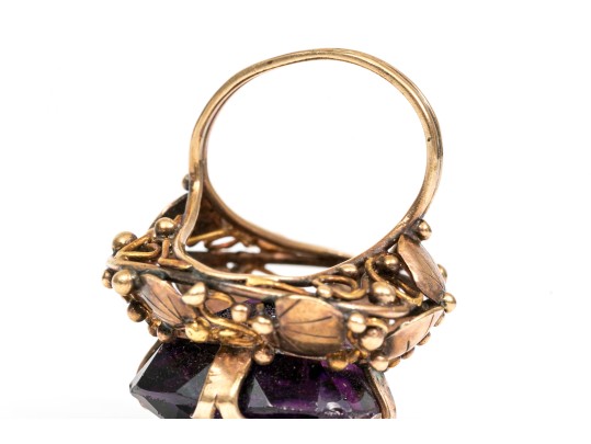 14k Gold Vintage Chunky Purple Glass Foliate Border Ring, Size 5.75