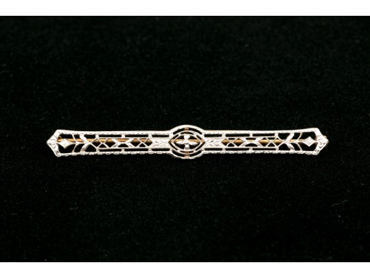 14k Gold Lovely Antique Filigree Bar Pin