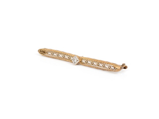 14k Yellow Gold Lovely Vintage Filagree Bar Pin, With Center Diamond