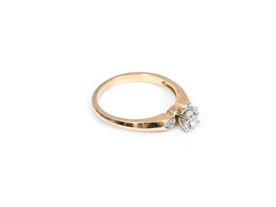 14k Yellow Gold Pretty Vintage Engagement Ring, App. 0.10 TCW, Size 6.25