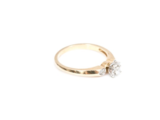 14k Yellow Gold Pretty Vintage Engagement Ring, App. 0.10 TCW, Size 6.25