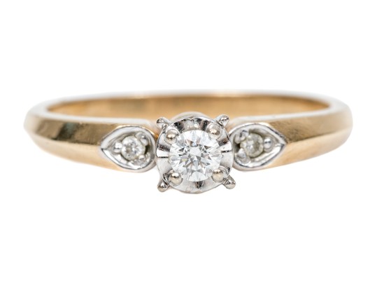 14k Yellow Gold Pretty Vintage Engagement Ring, App. 0.10 TCW, Size 6.25