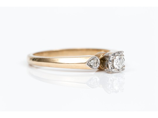 14k Yellow Gold Pretty Vintage Engagement Ring, App. 0.10 TCW, Size 6.25
