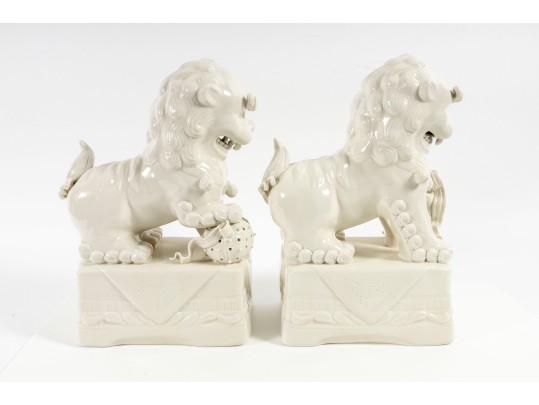 Decorative Porcelain Guardian Lions / Foo Dogs