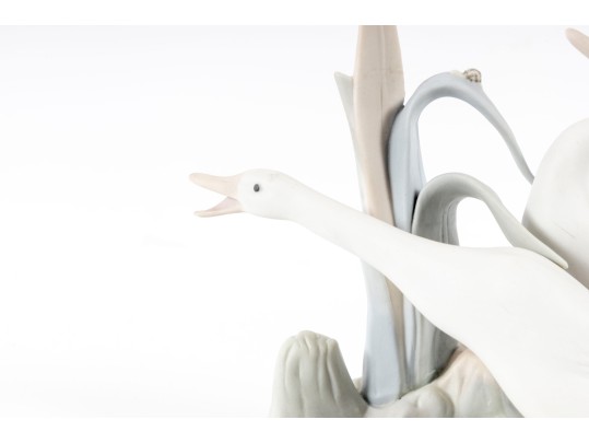 LLADRO Bisque Porcelain Geese Group Figurine