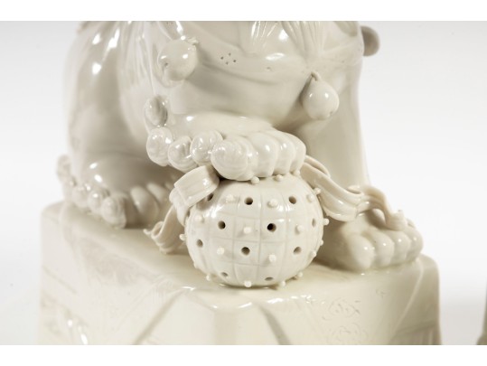 Decorative Porcelain Guardian Lions / Foo Dogs