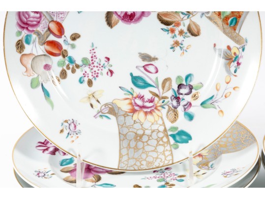 Six Vintage Mottahedeh Vista Alegre Floral Plates