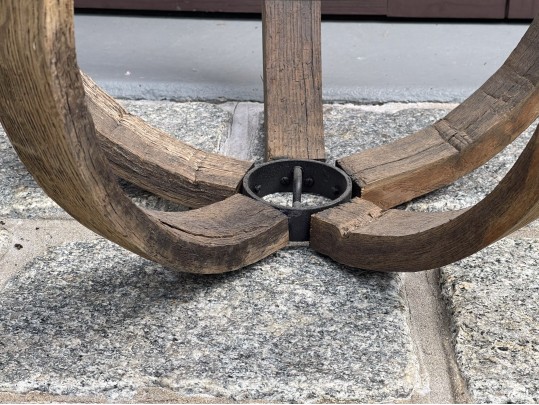 Delightful Lodge Farmhouse Wood And Iron Chandelier