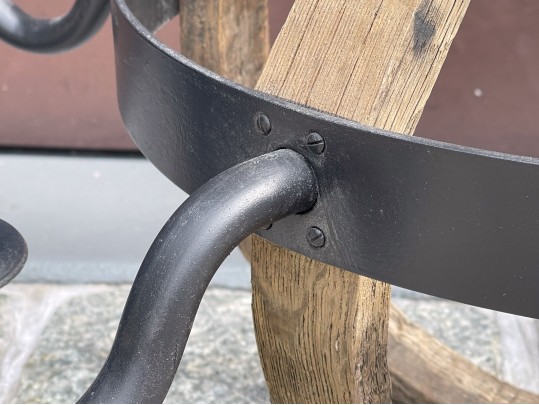 Delightful Lodge Farmhouse Wood And Iron Chandelier