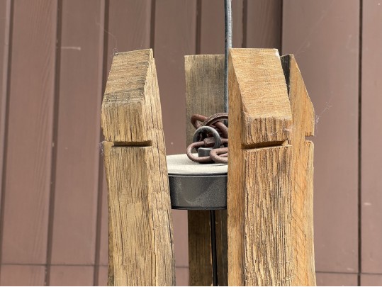 Delightful Lodge Farmhouse Wood And Iron Chandelier