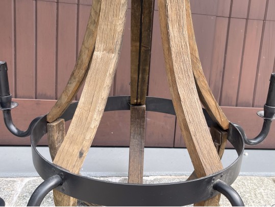 Delightful Lodge Farmhouse Wood And Iron Chandelier