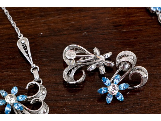 Lovely Sterling Silver Jewelry Suite With Blue And Clear Stones