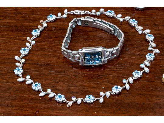 Lovely Costume Group