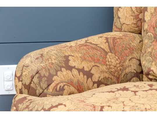 Wesley Hall Inc. Traditional Club Chair