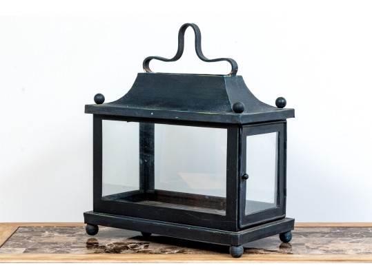 Tasteful Pair Of Decorative Lanterns
