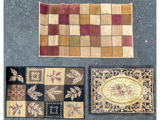Suite Of Three Decorative Mats